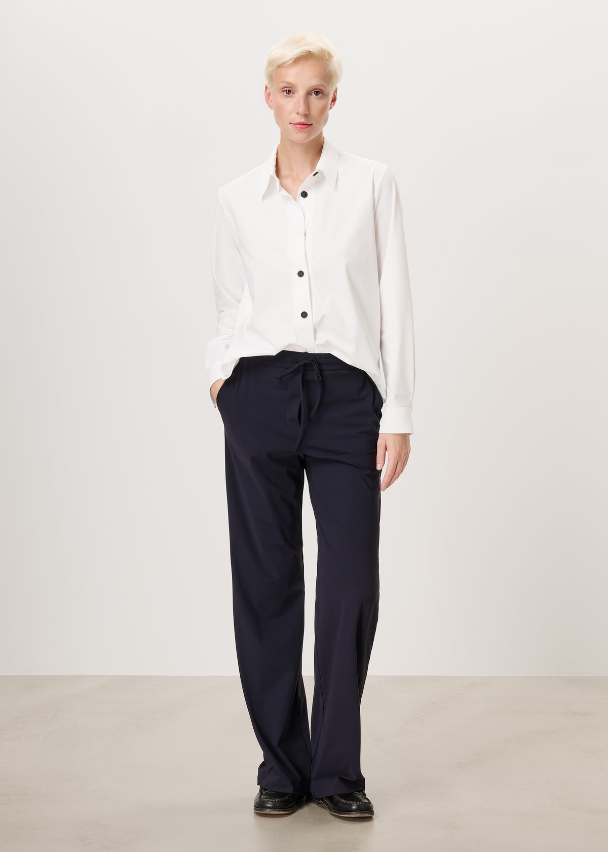 #color_off white