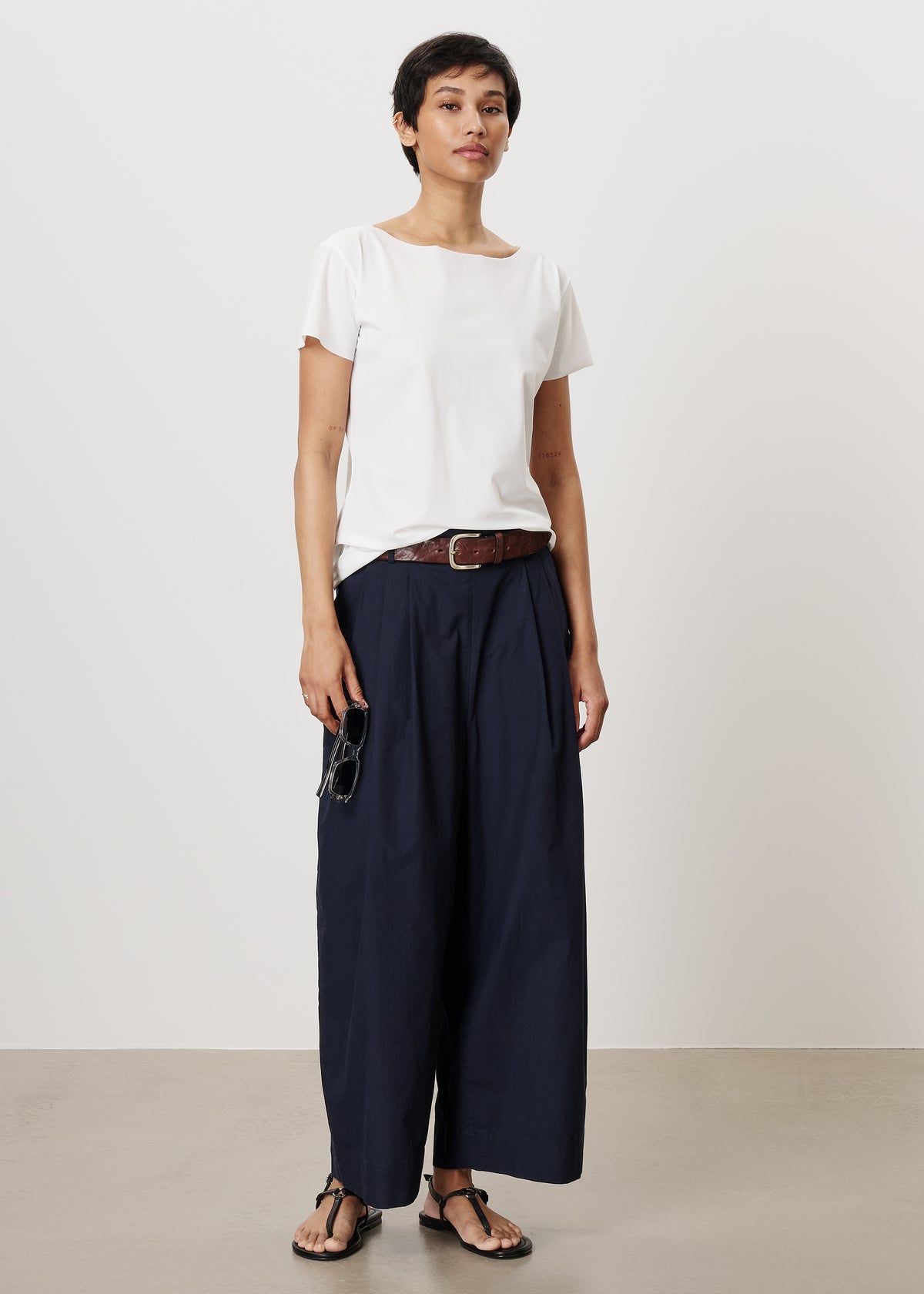#color_off white
