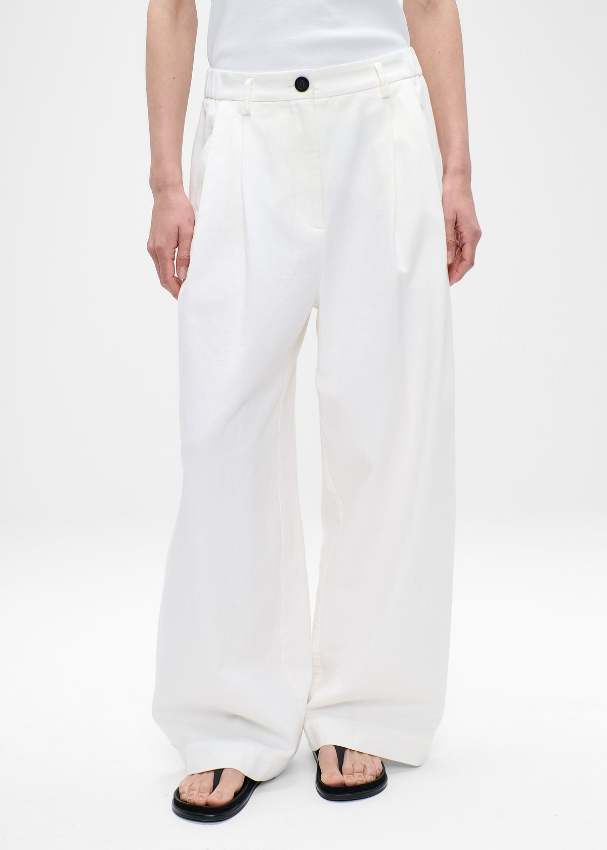 #color_off white
