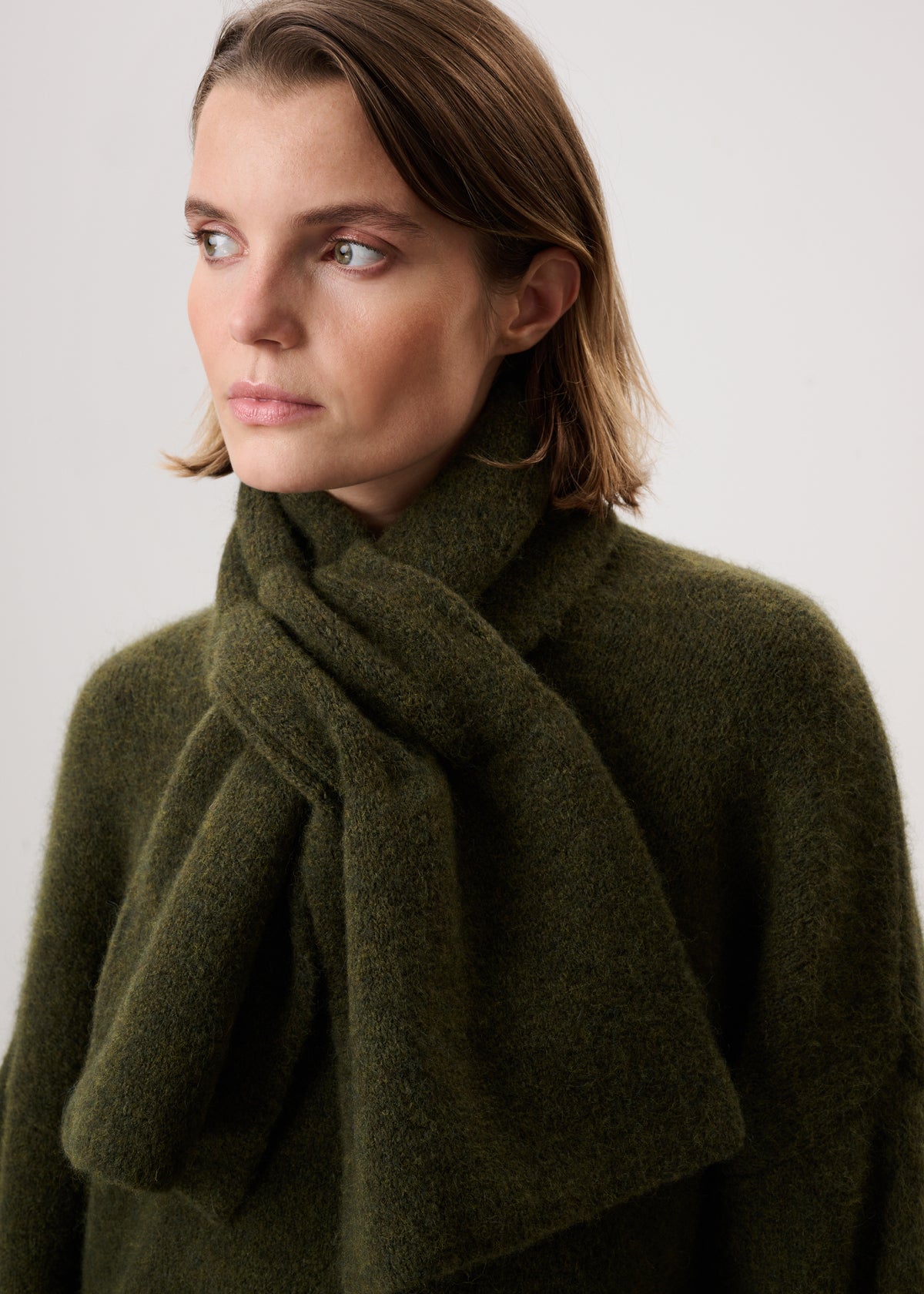 #color_khaki green