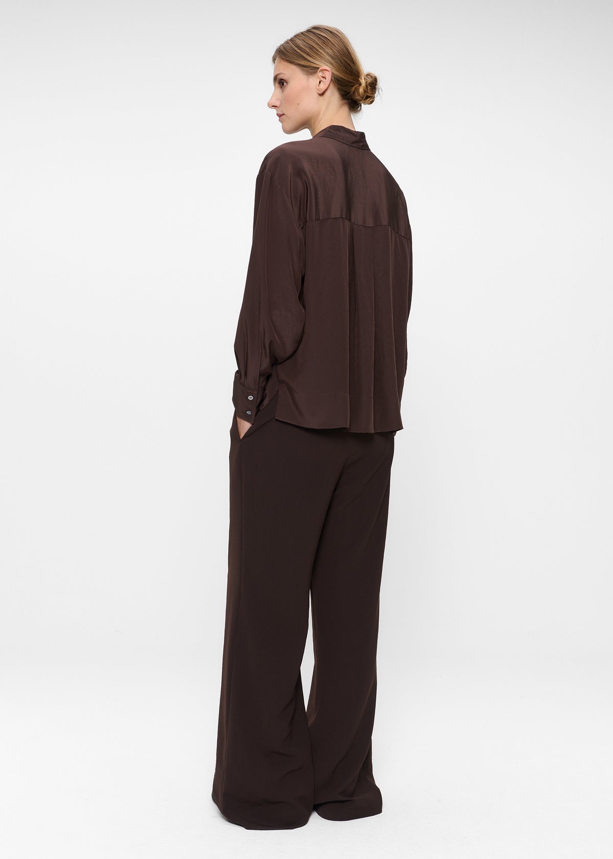 #color_dark brown