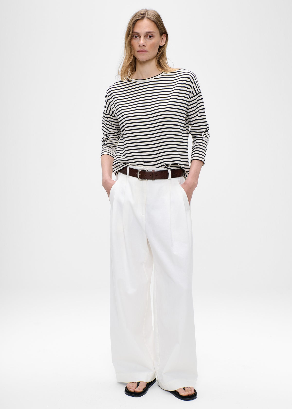#color_off white