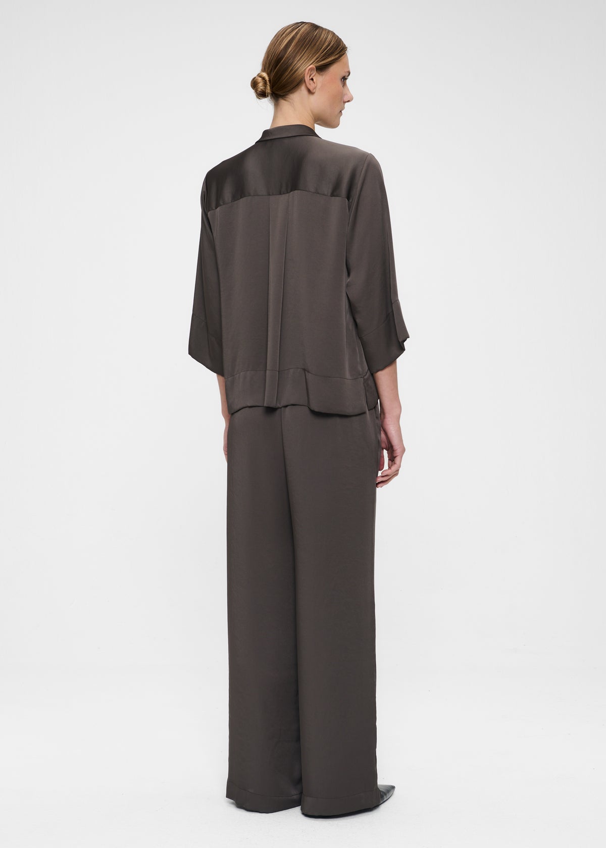 #color_smokey brown