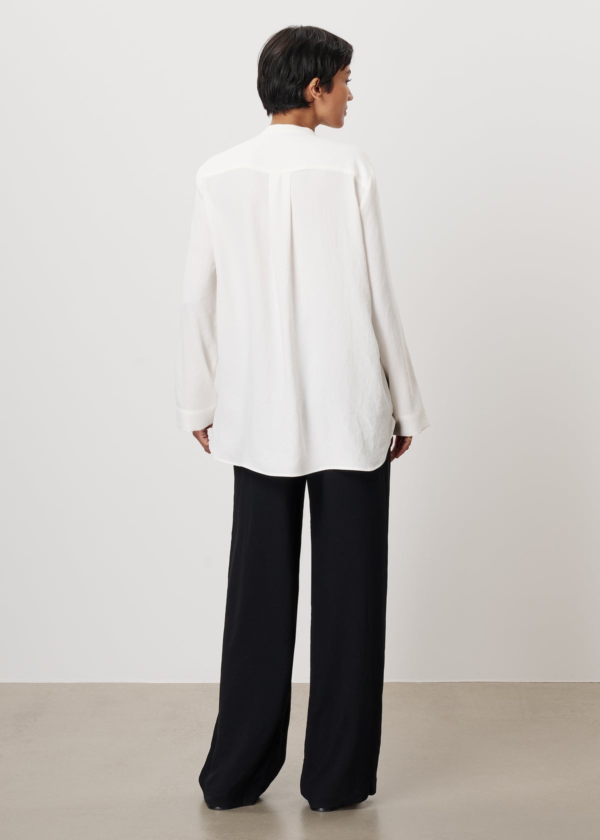 #color_off white