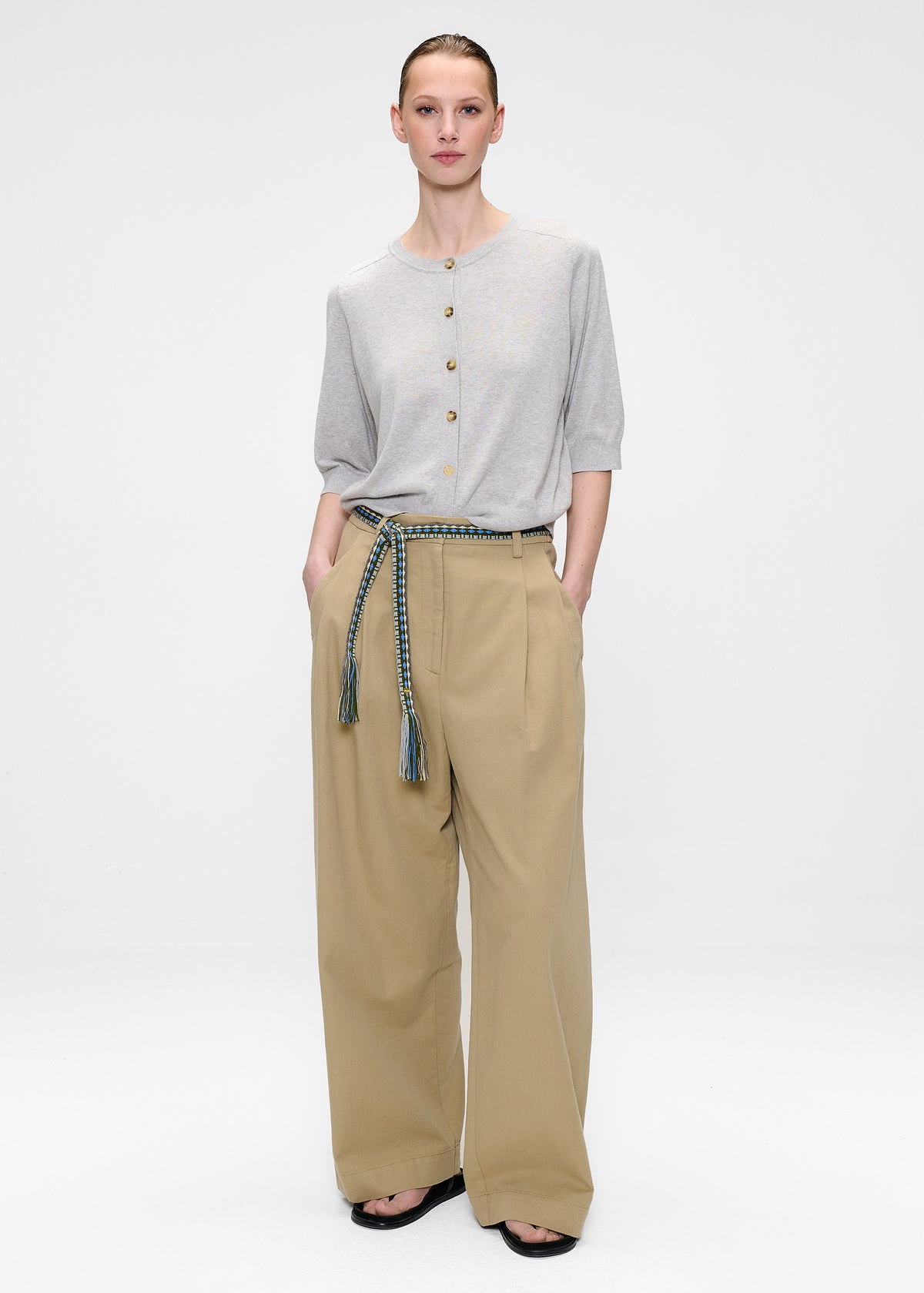 #color_khaki