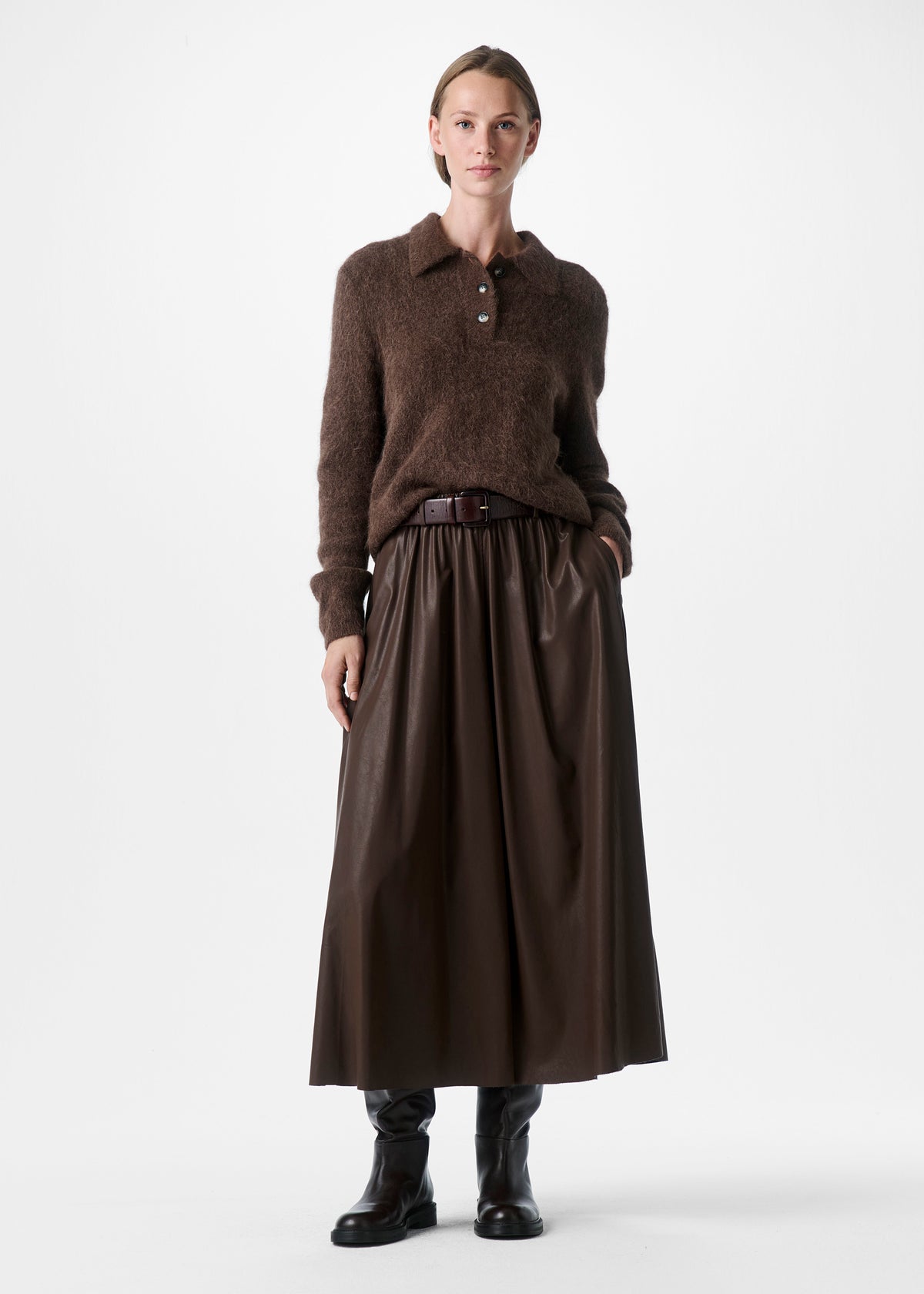 #color_warm brown