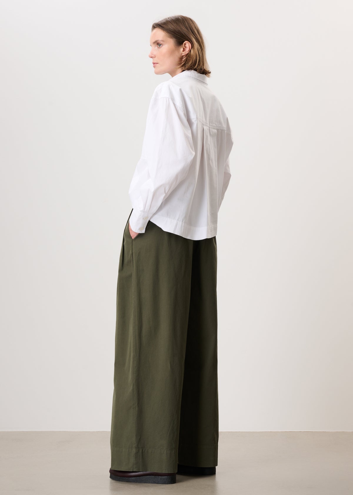 #color_khaki green