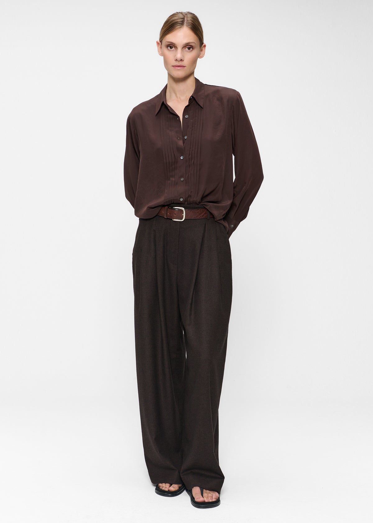 #color_dark brown