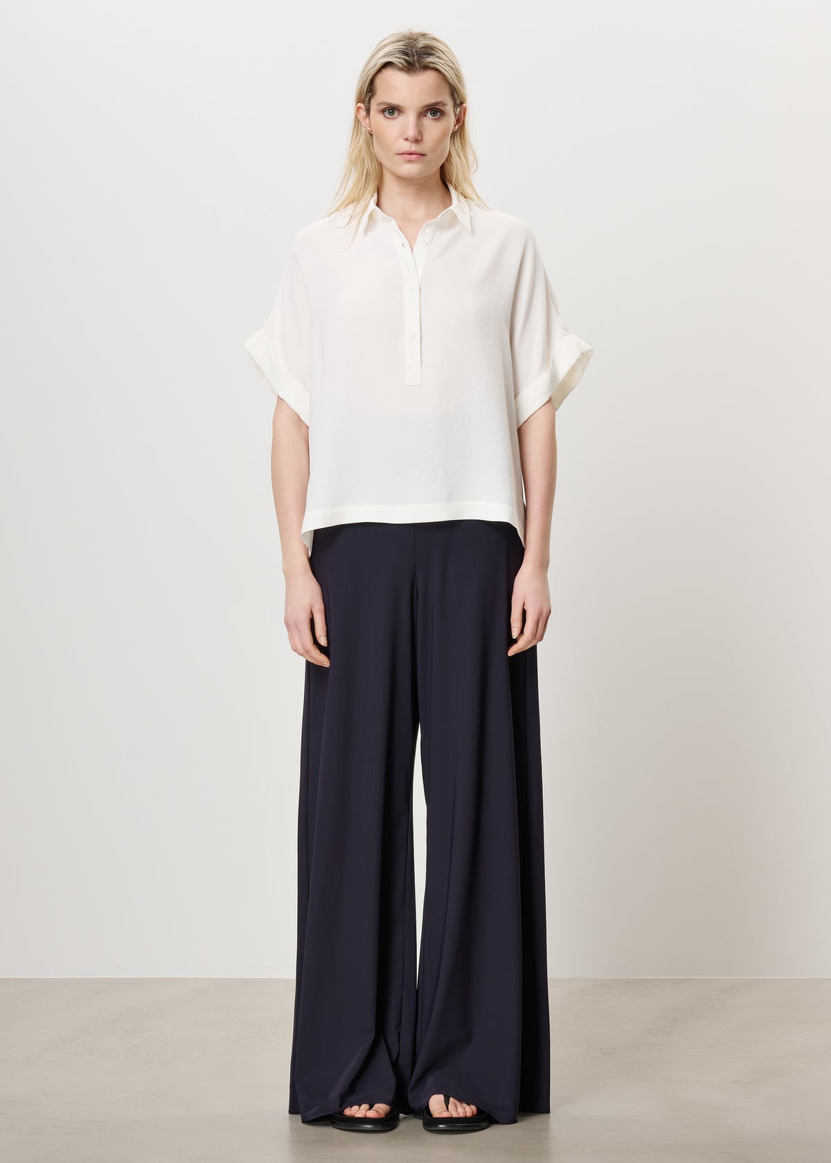 #color_off white