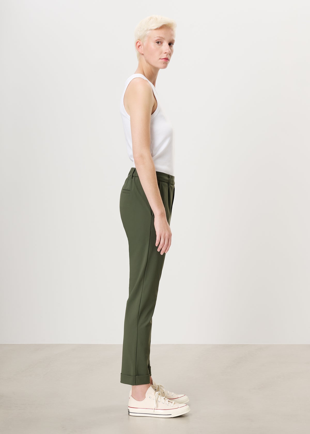#color_khaki green