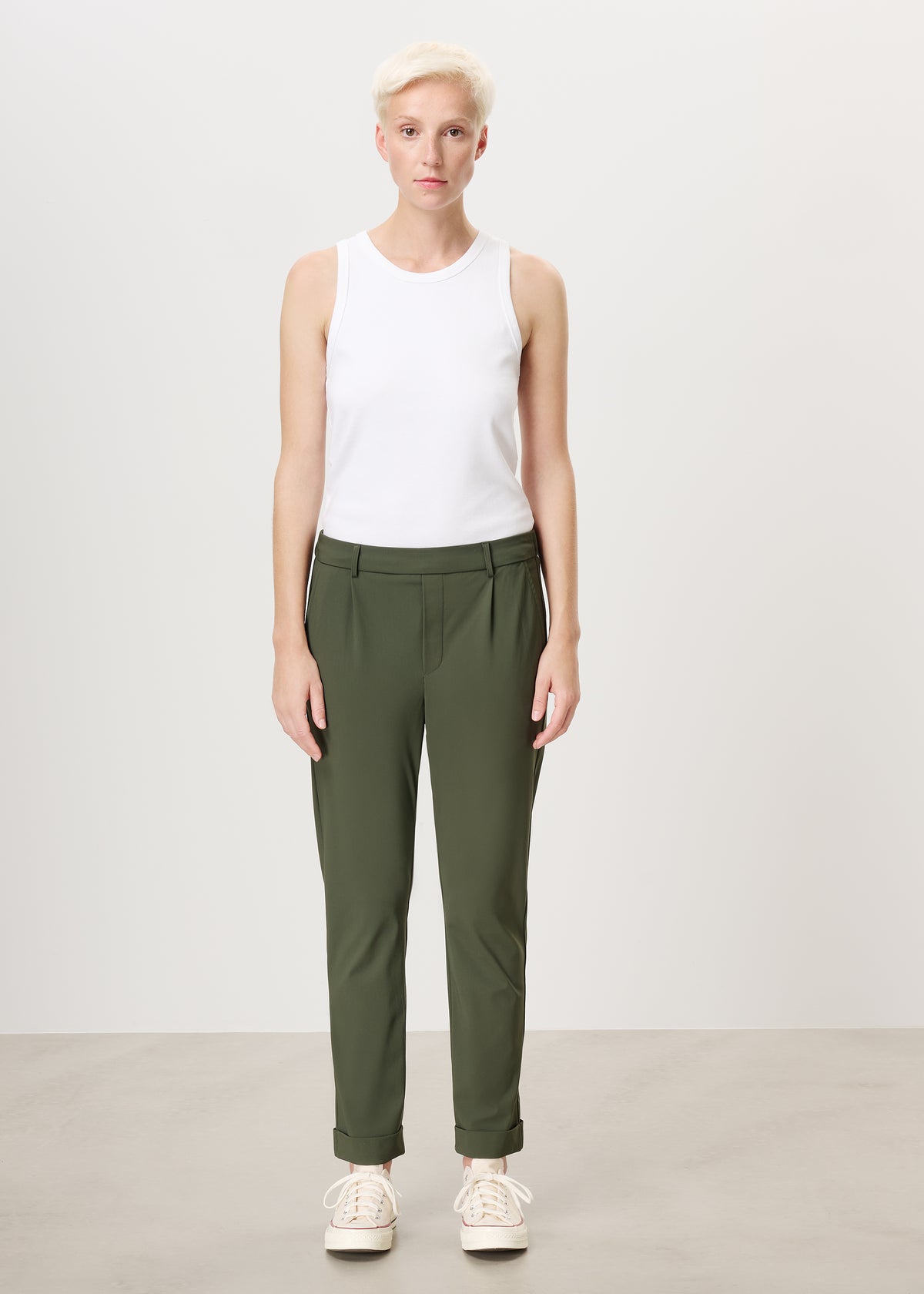 #color_khaki green