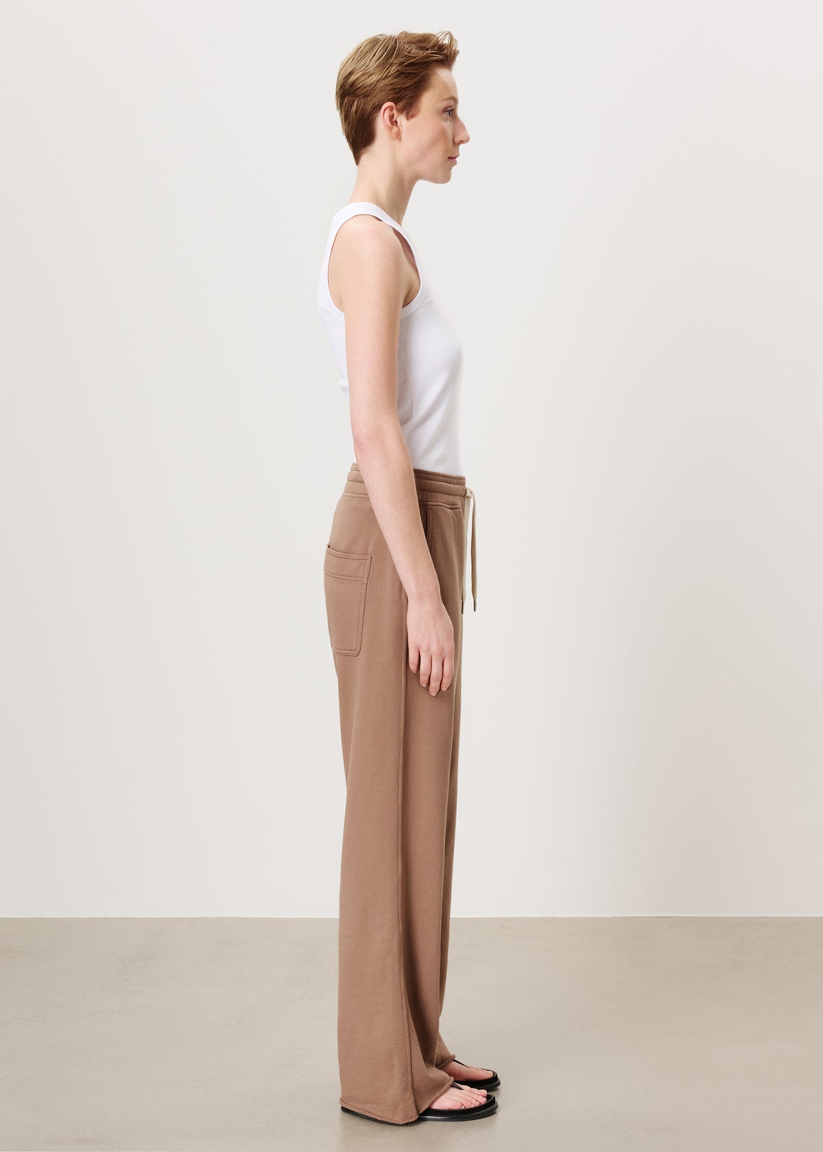 #color_warm taupe