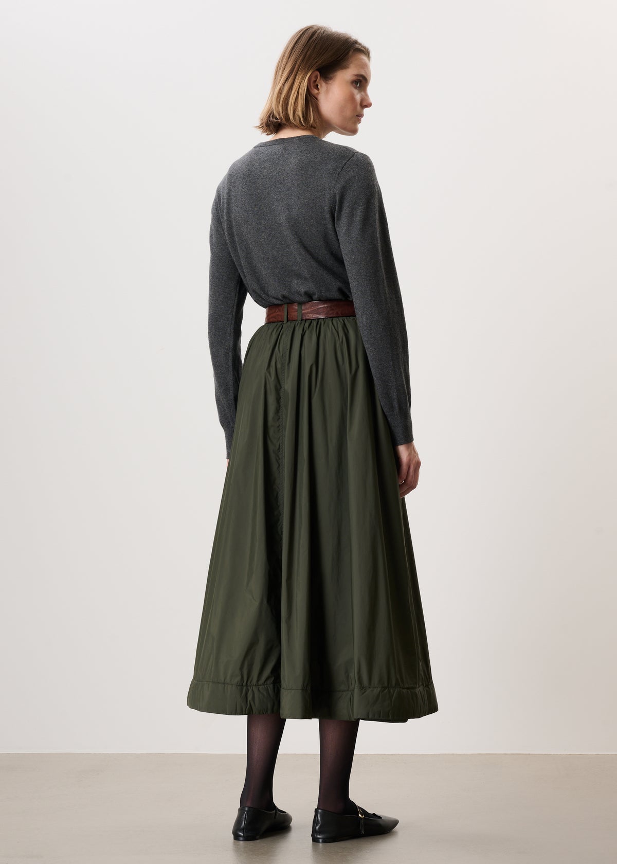 #color_khaki green