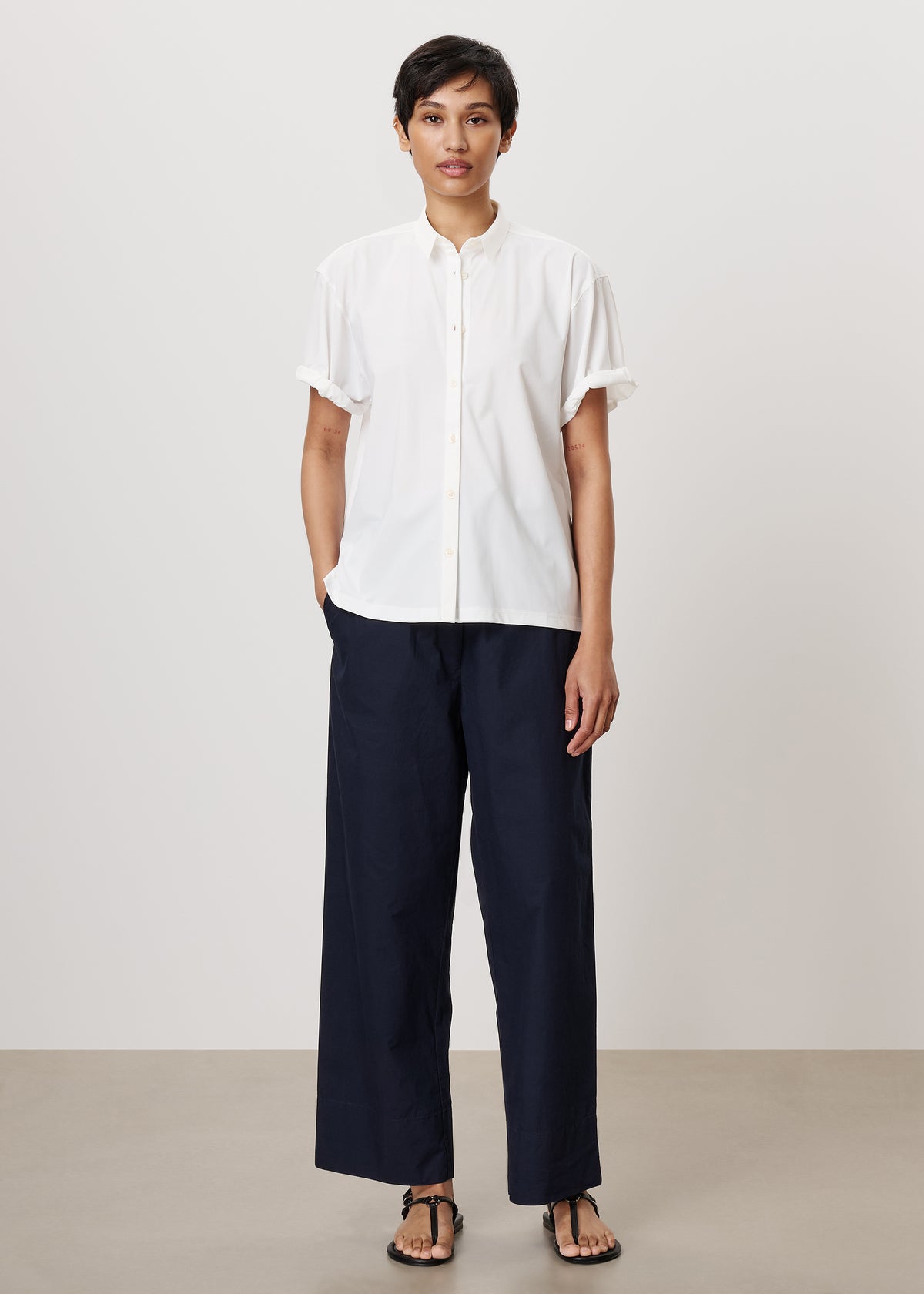 #color_off white