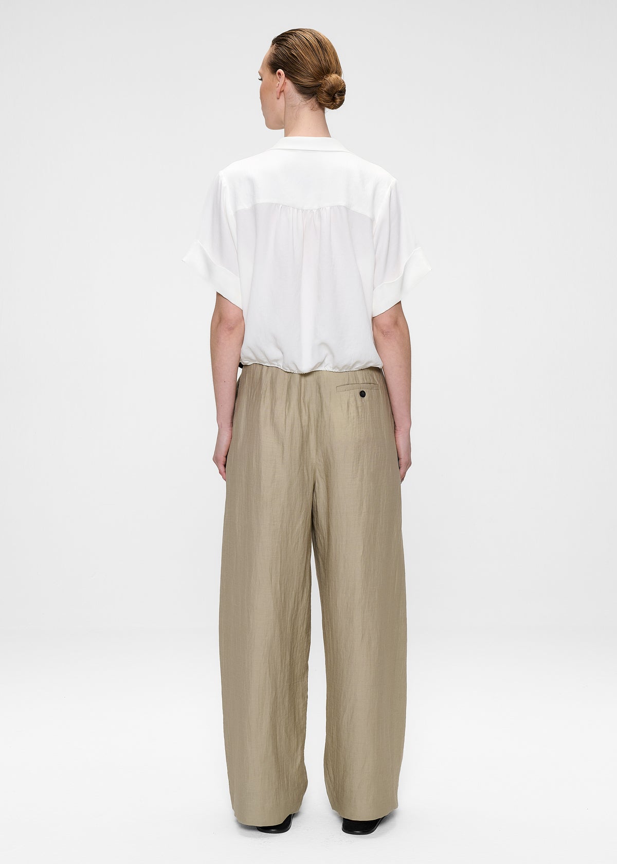 #color_off white