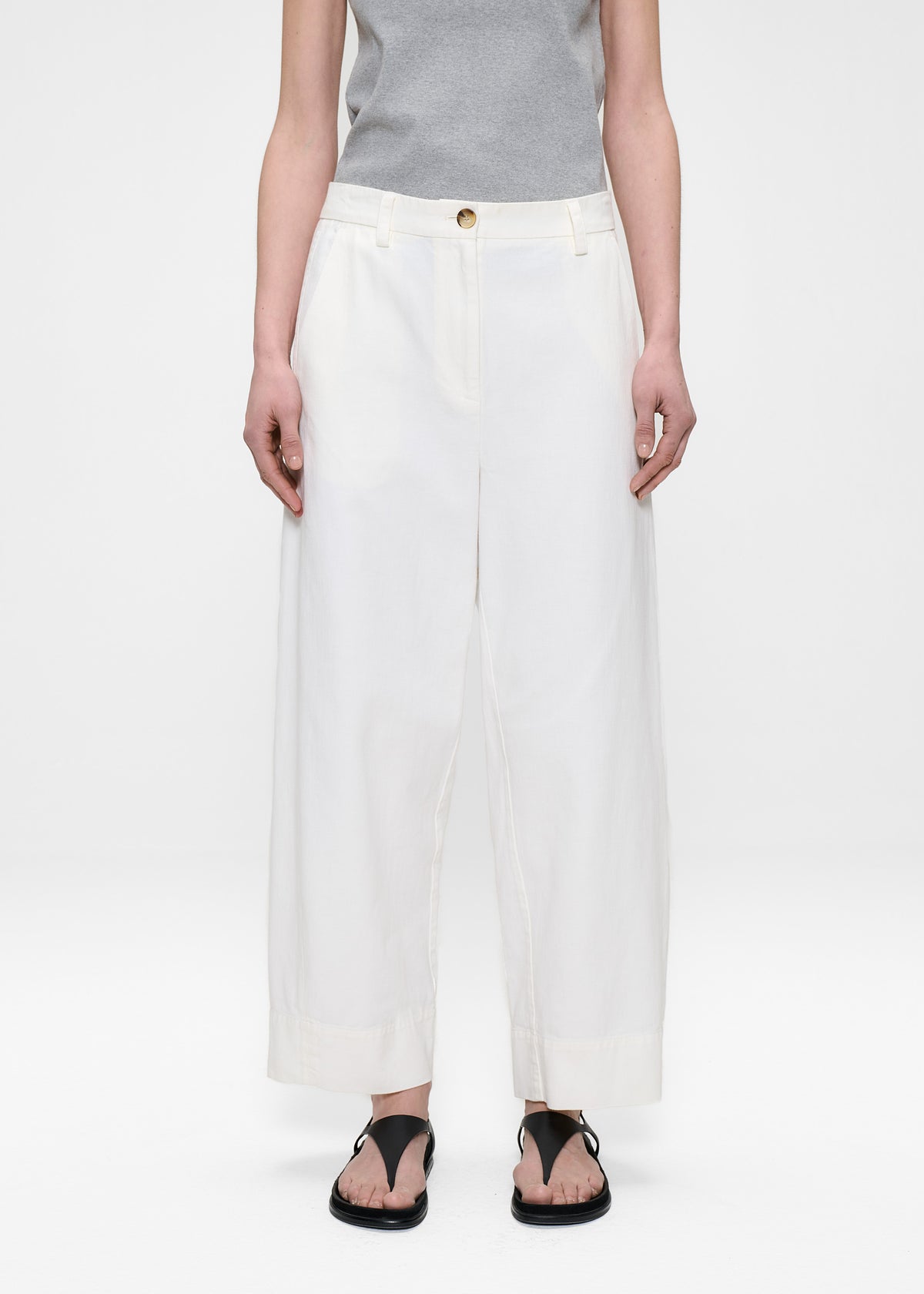 #color_off white