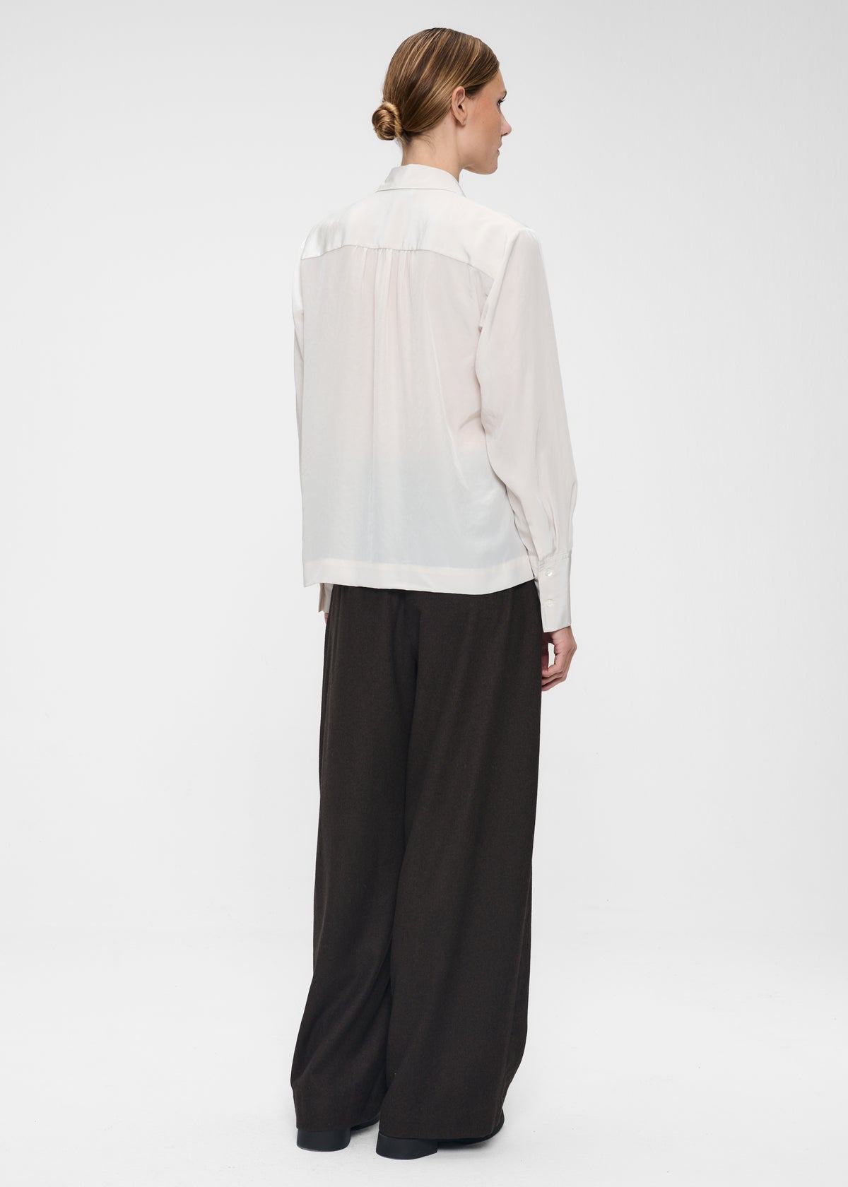 #color_off white