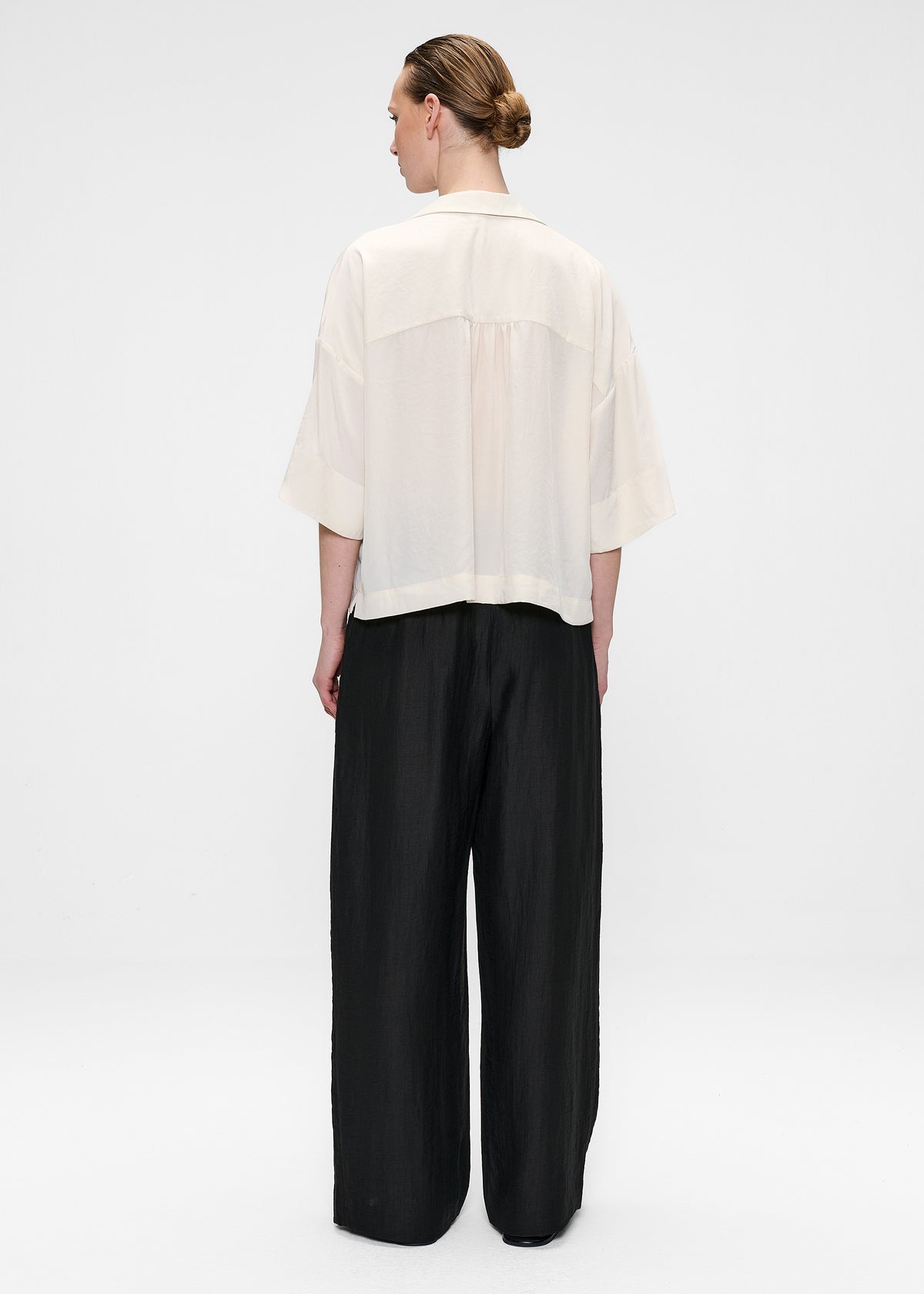 #color_off white