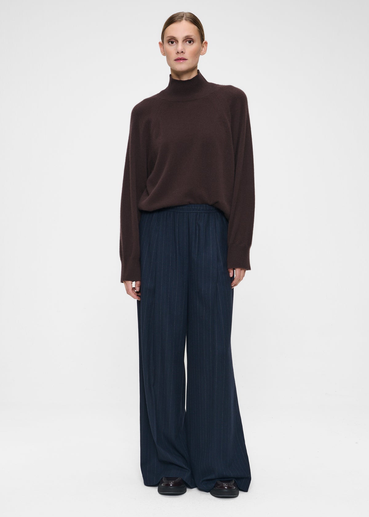 #color_dark brown